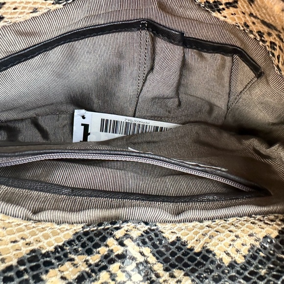 Hype Shoulder Bag - Picture 3 of 9